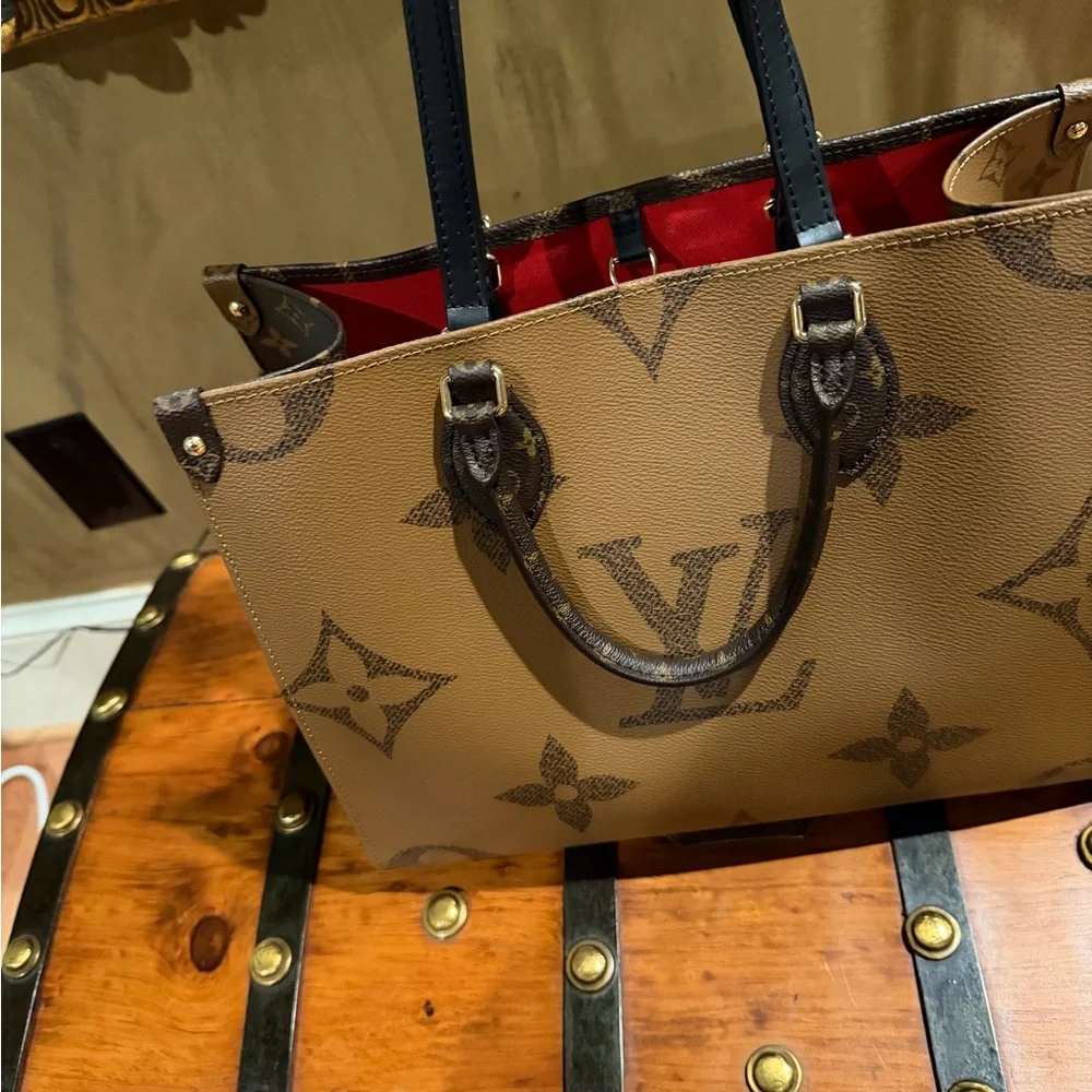 Louis Vuitton Monogram Reverse Large On-The-Go Tote Bag Like New - Picture 7 of 16